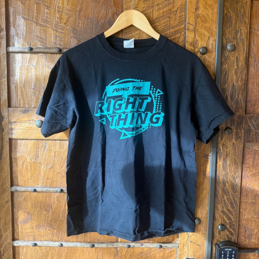 Port & Company Graphic Tee Mens Medium Black Doing The Right Thing Cotton Shirt